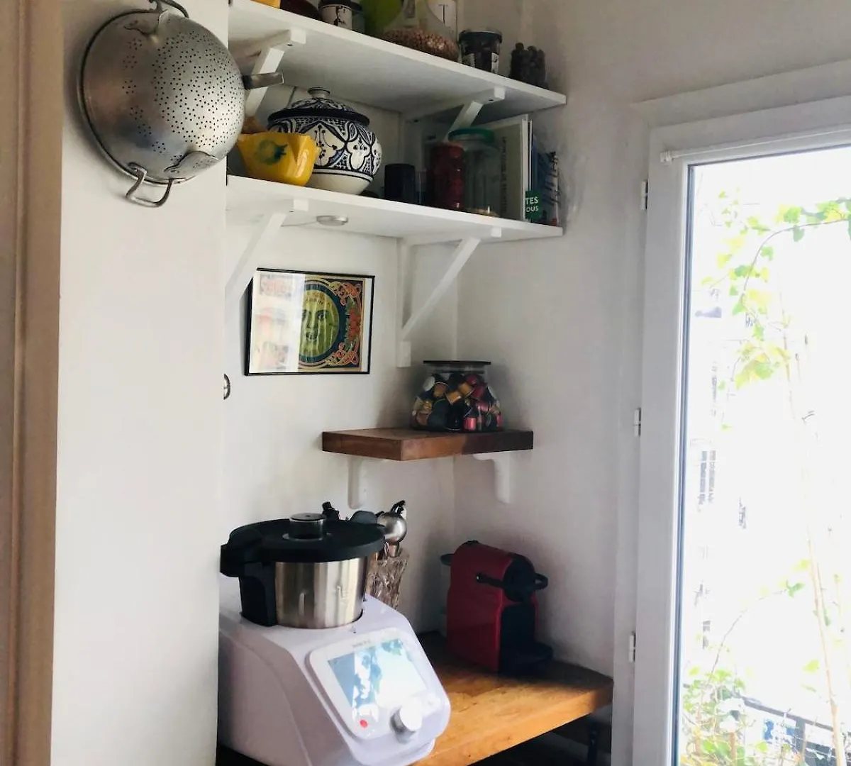 Beautiful And Bright Appartement In Montmartre Paris 0*,