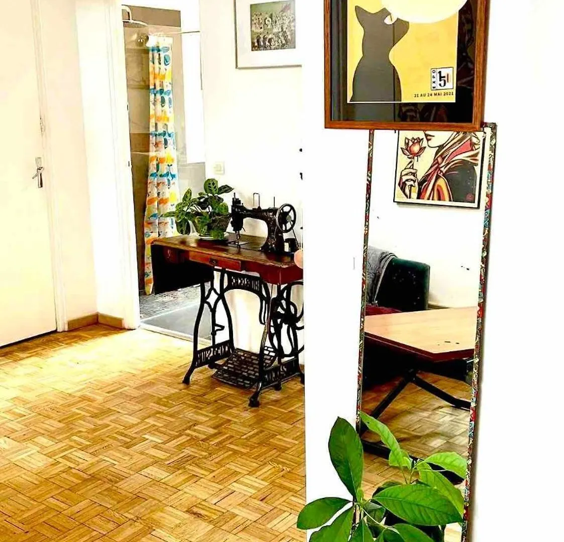 Apartment Beautiful And Bright Appartement In Montmartre Paris France