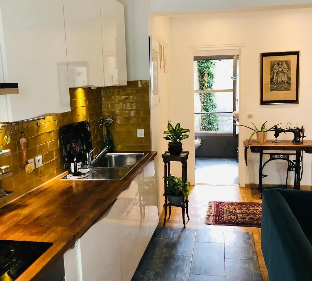 Beautiful And Bright Appartement In Montmartre Paris